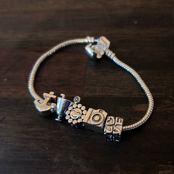 Effy Charm Bracelet, with 5 Cruise Charms - Picture 1 of 2